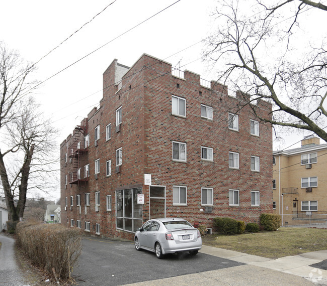Building Photo - 158 Drake Ave