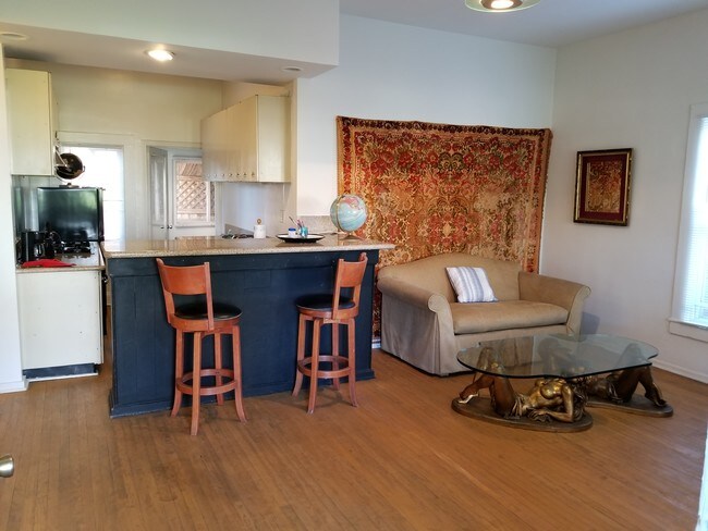 Foto del edificio - 3989 Beethoven St