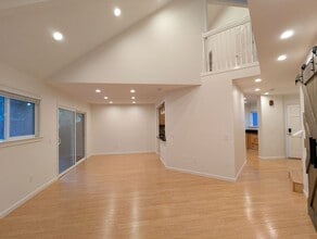 Building Photo - 596 Racquet Club Cir