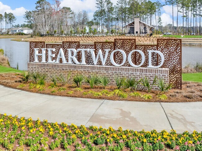 Foto del edificio - 3 bedrooms, 2 1/2 bathrooms in Richmond Hill's Heartwood Community