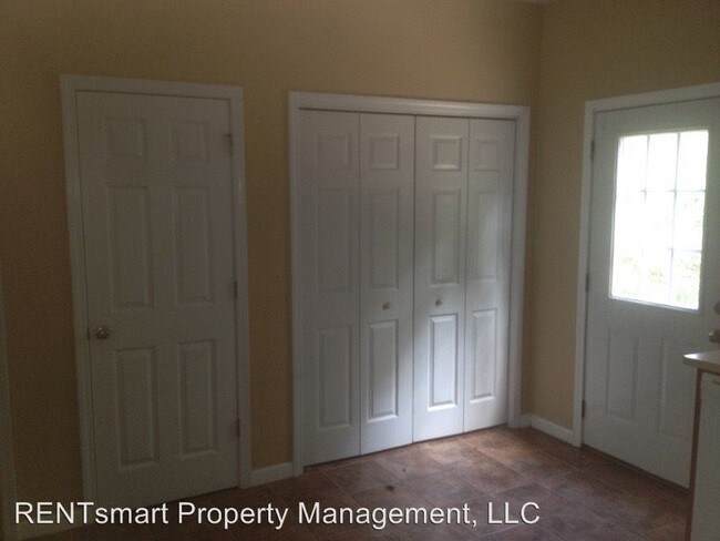 Foto del edificio - 2316 Summerville Rd