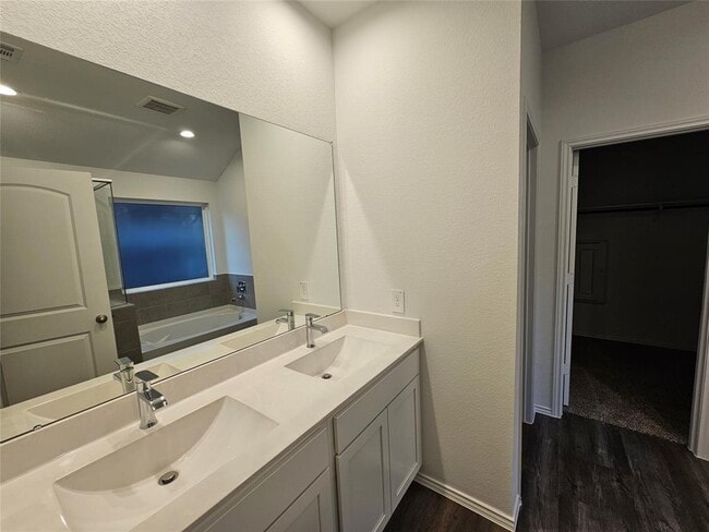 Building Photo - 4985 Almond Ter Dr