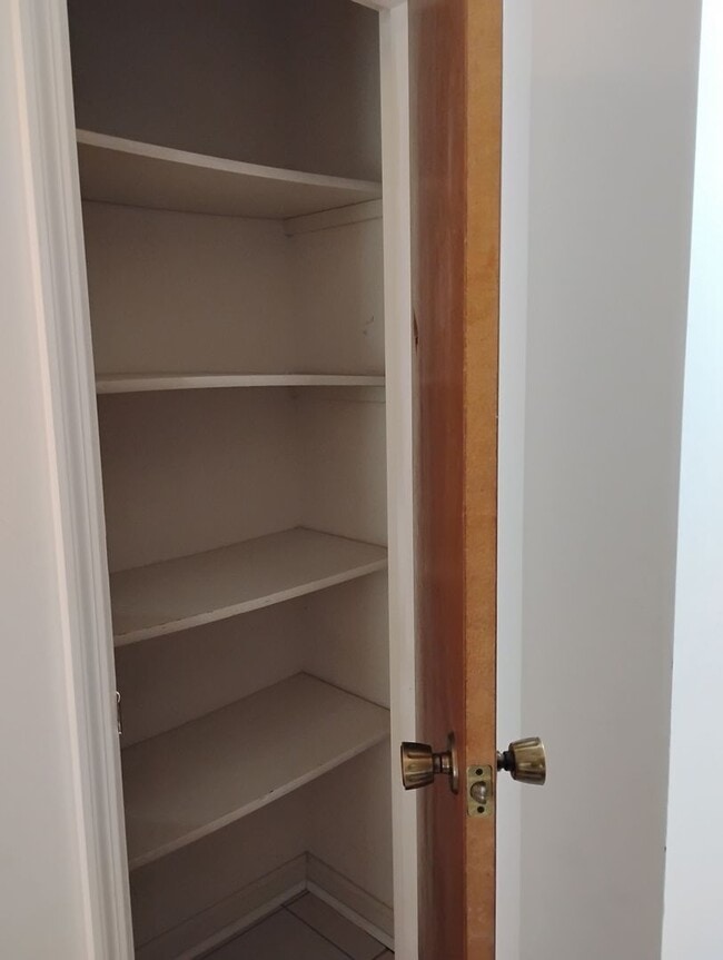 Building Photo - Unit 21F- Golf Colony