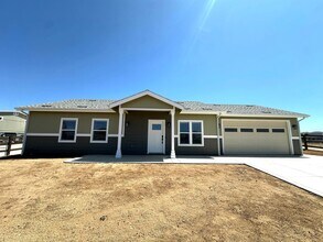 Building Photo - 28859 Wickerd Rd