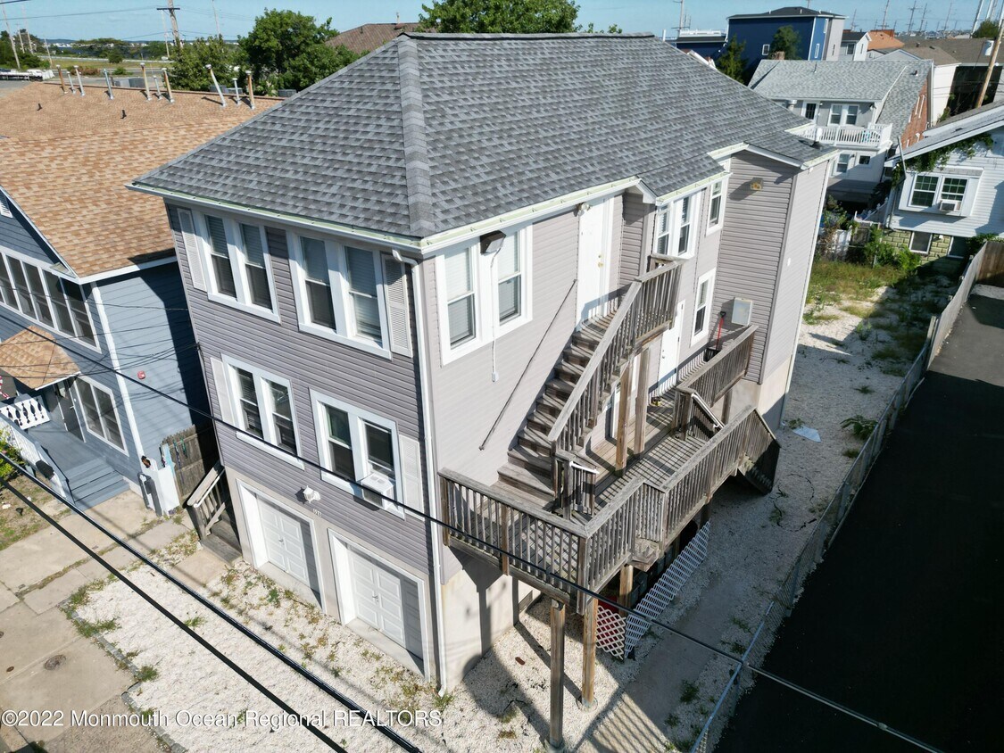 328 Hamilton Ave, Seaside Heights, NJ 08751 Townhome Rentals in