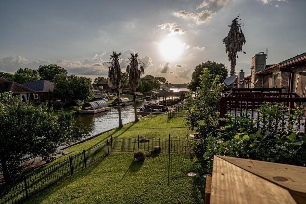 Foto principal - 13209 Bluff View Dr