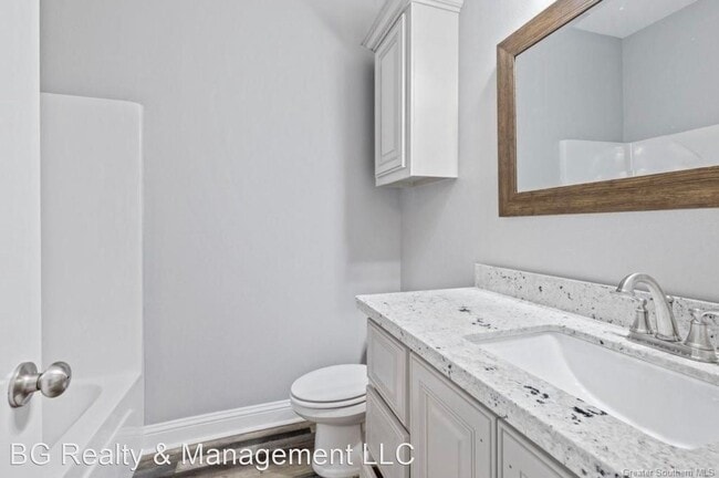 Building Photo - 4 br, 2 bath House - 560 Shelia Drive