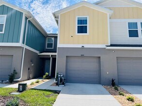 Building Photo - 3840 King Hill Dr