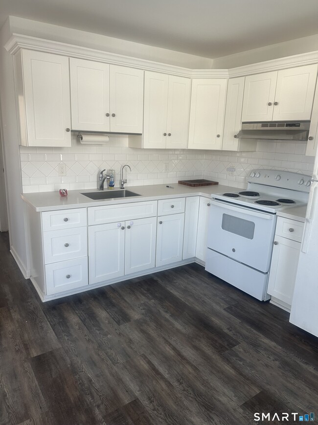 Foto del edificio - 125 N Harwinton Ave