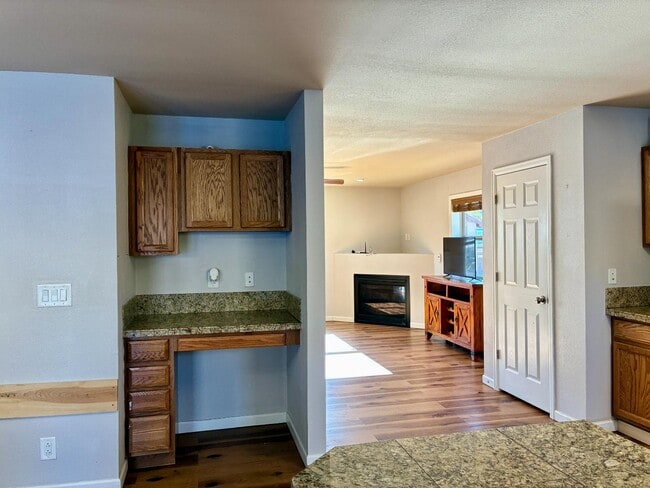 Building Photo - 1009 Forrest Dr