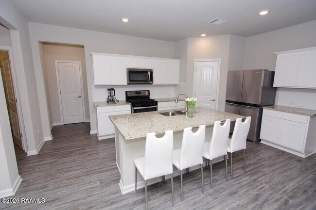 Building Photo - 6720 Tiger Pointe Dr.