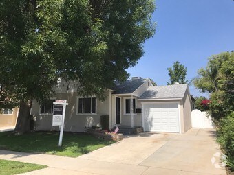 Primary Photo - 5734 Hesperia Ave