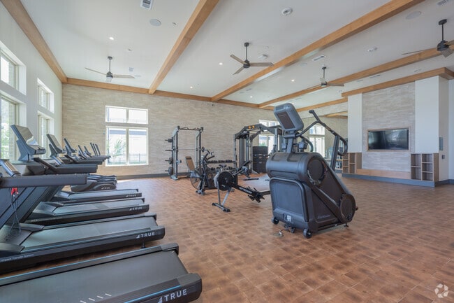 24/7 Top-Tier Fitness Center - Marlowe Wellington