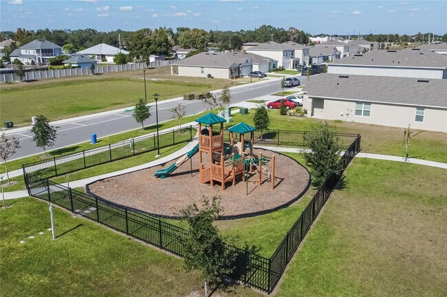 Foto del edificio - 2119 Tay Wes Dr