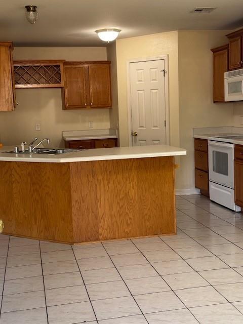 Building Photo - 907 SW Navajo Dr