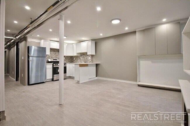Building Photo - NO FEE! NEW 3 BED 2 Bath in Crown Heights Limestone!