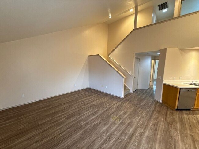 Foto del edificio - 1685 Lucinda Ave NE