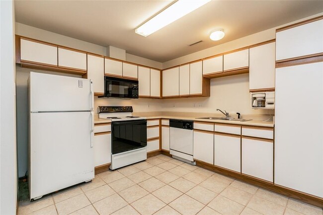72-2 Kitchen - 72 Miller Ave SW