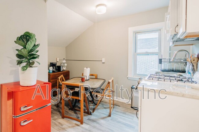 Foto del edificio - 4239 Minnehaha Ave