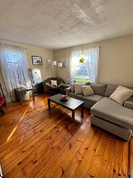 Building Photo - 156 Russell St