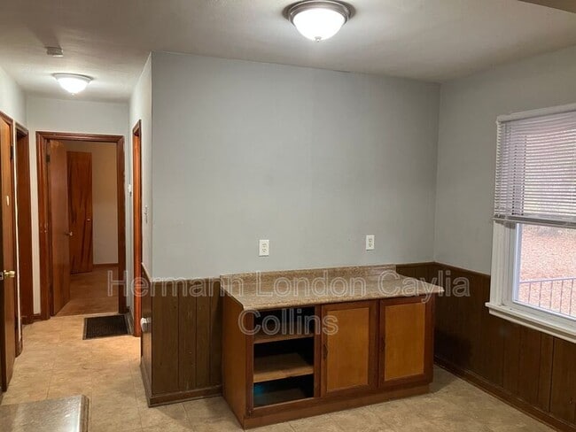 Building Photo - 360 S Harvey Ave