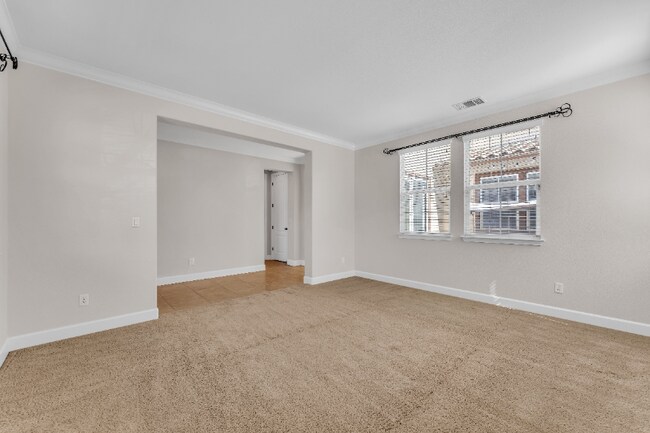 Foto del edificio - 2312 Keats Ln