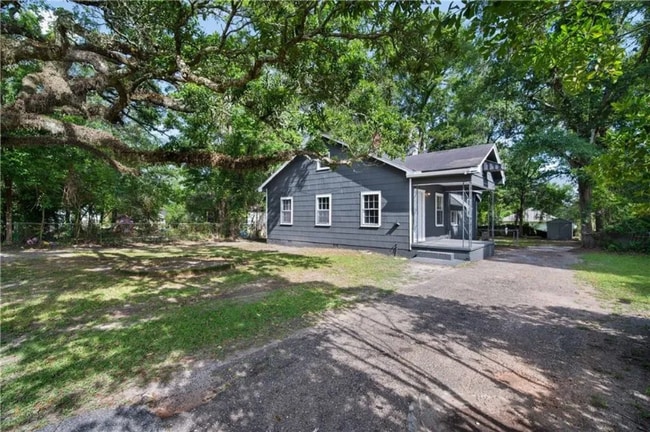Building Photo - 2068 Victory Ct