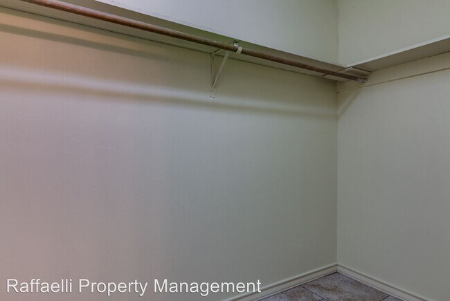 Foto del edificio - 301-303 Brookwood Dr