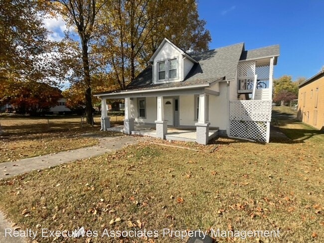 Foto del edificio - 3 br, 1 bath House - 1413 E. Harper Ave