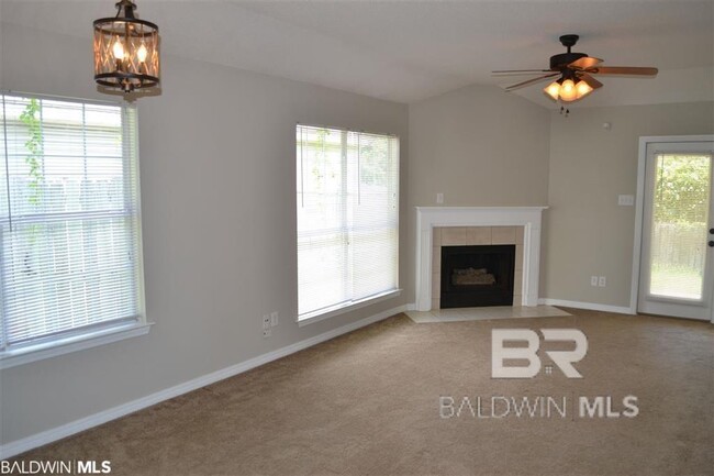 Foto del edificio - 706 Crystal Wells Ct N