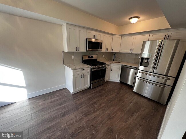 Building Photo - 203-C Hampton Crossing Condiminiums