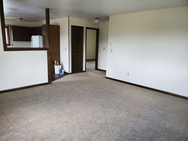 Livingroom 1 - 411 Elm Ave