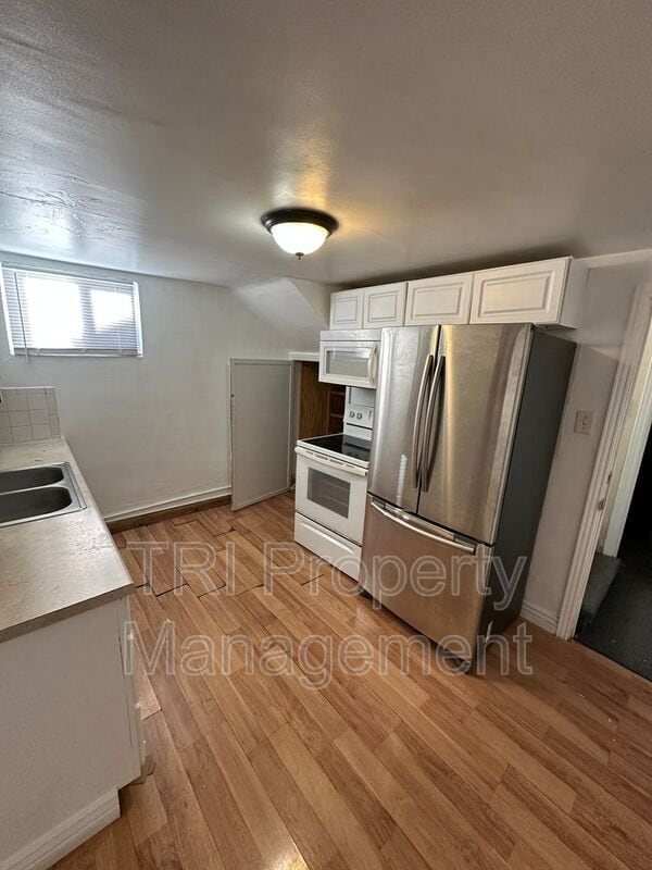 Building Photo - 1903 7th Ave