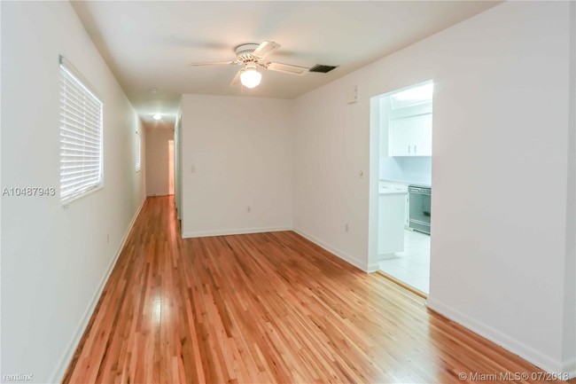 Building Photo - 3321 S Le Jeune Rd