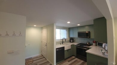 Building Photo - 2315 Cross Ave