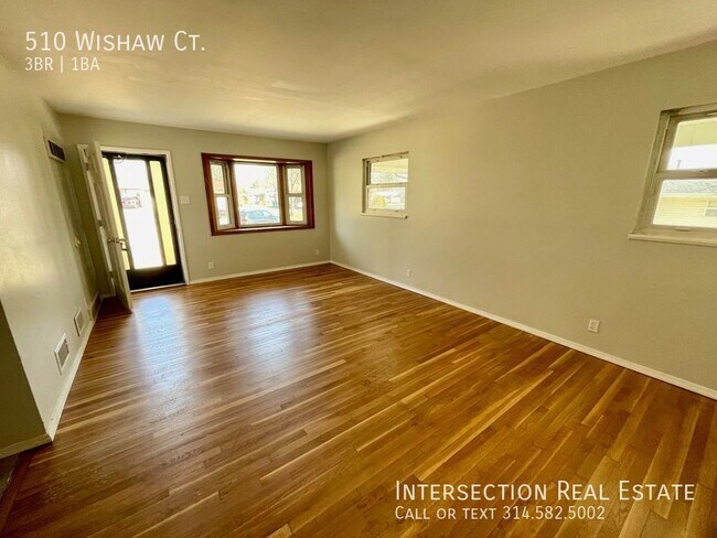 Building Photo - Updated 3bd/1ba House w/Fenced Yard