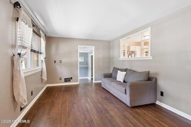 Foto del edificio - 6 Redwood Rd