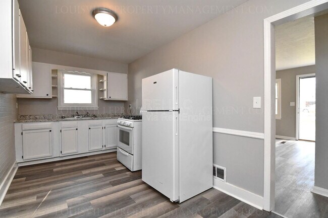 Foto del edificio - 9002 Whippoorwill Rd