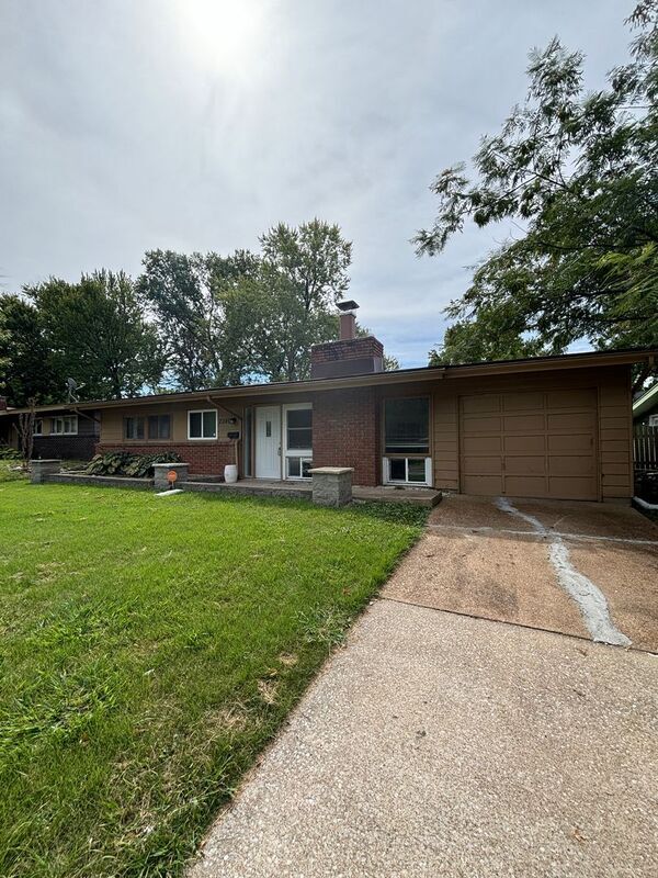 Primary Photo - 2340 St Catherine St
