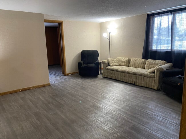 Building Photo - 224 Garfield St