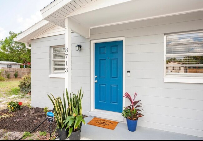 Building Photo - 8713 Overlook Dr