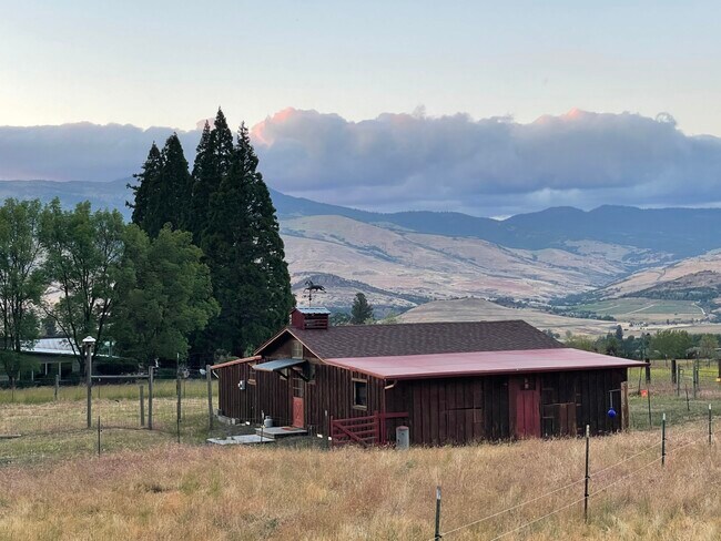 Building Photo - 1450 Tolman Creek Rd