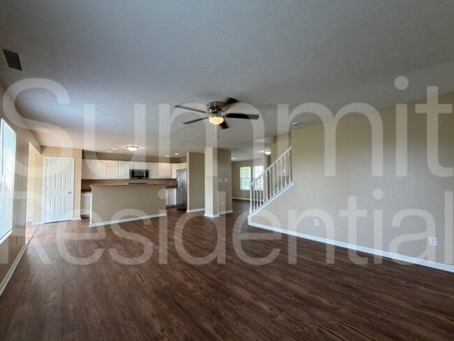 Building Photo - 8005 Harshaw Dr