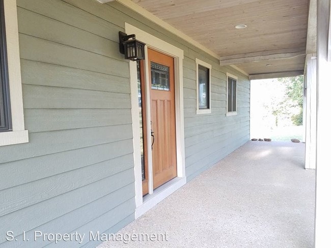 Building Photo - 3 br, 3.5 bath House - 835 Skyline Drive