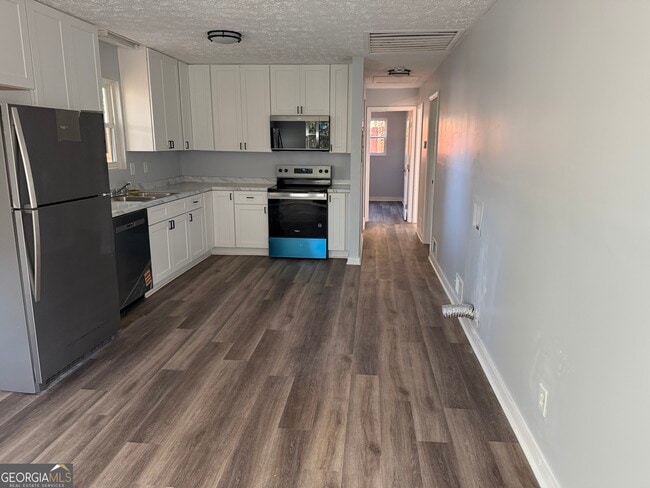 Foto del edificio - 453 Azalea Dr