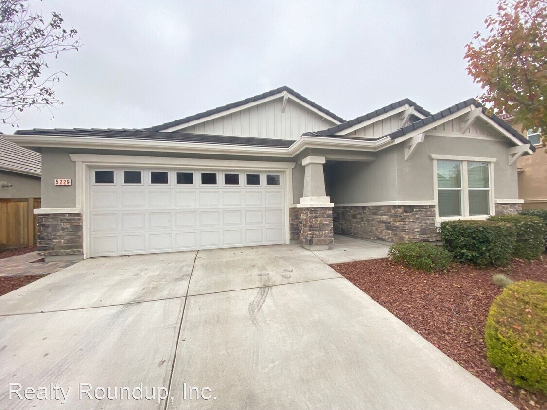 Primary Photo - 3 br, 2 bath House - 5229 Ocean Ln