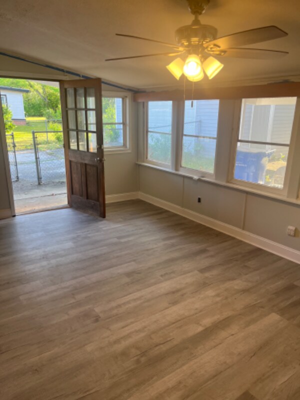 Building Photo - 729 Glensford Dr