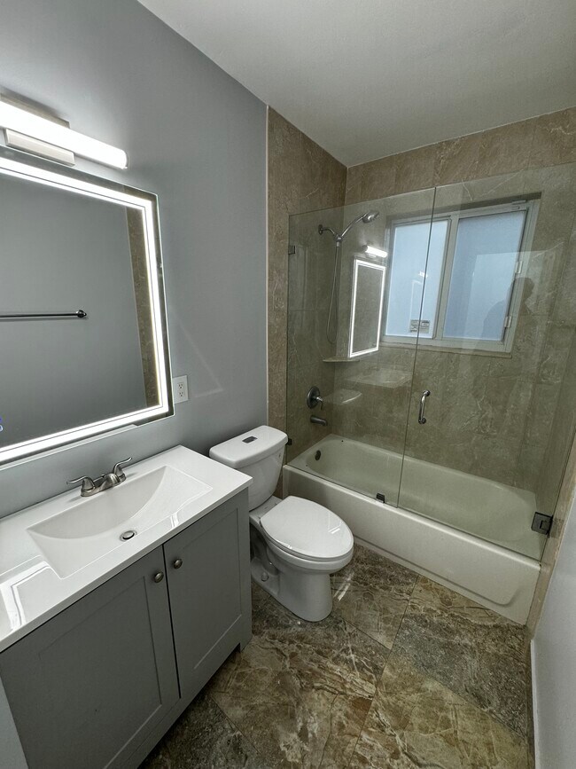 Foto del edificio - 1041 NE 178th Terrace