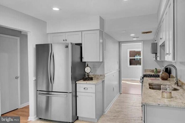 Foto del edificio - 14767 Darbydale Ave