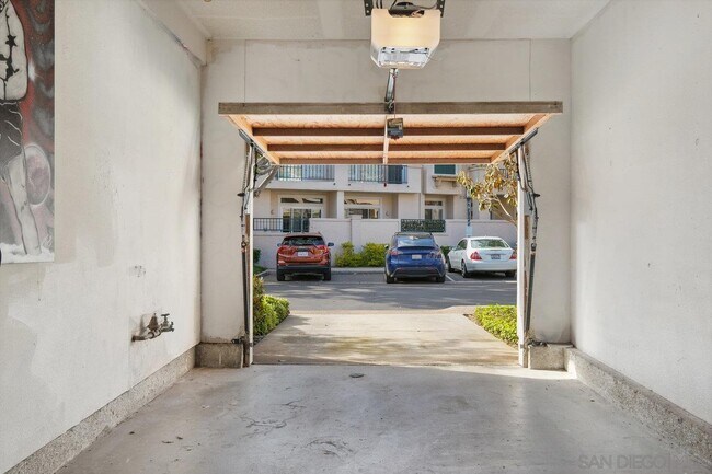 Foto del edificio - 7254 Shoreline Dr